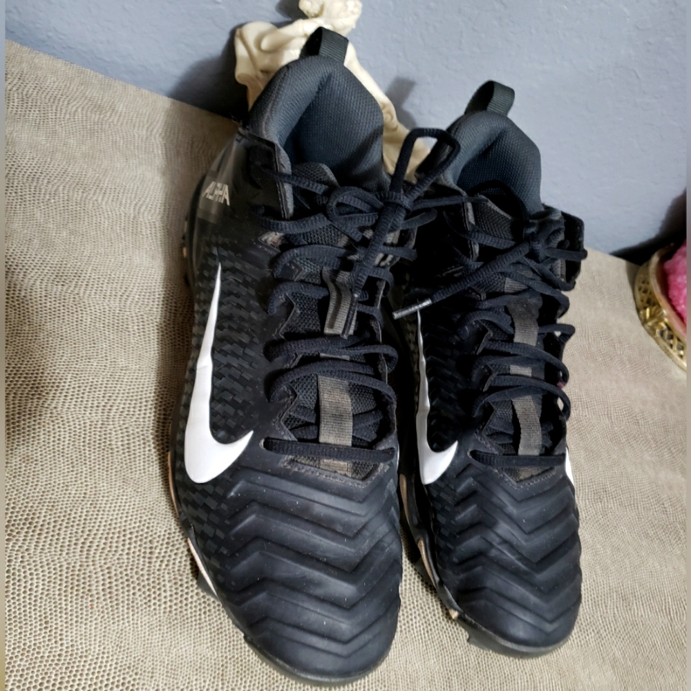 Nike Alpha Football Cleats Men's Size 9
